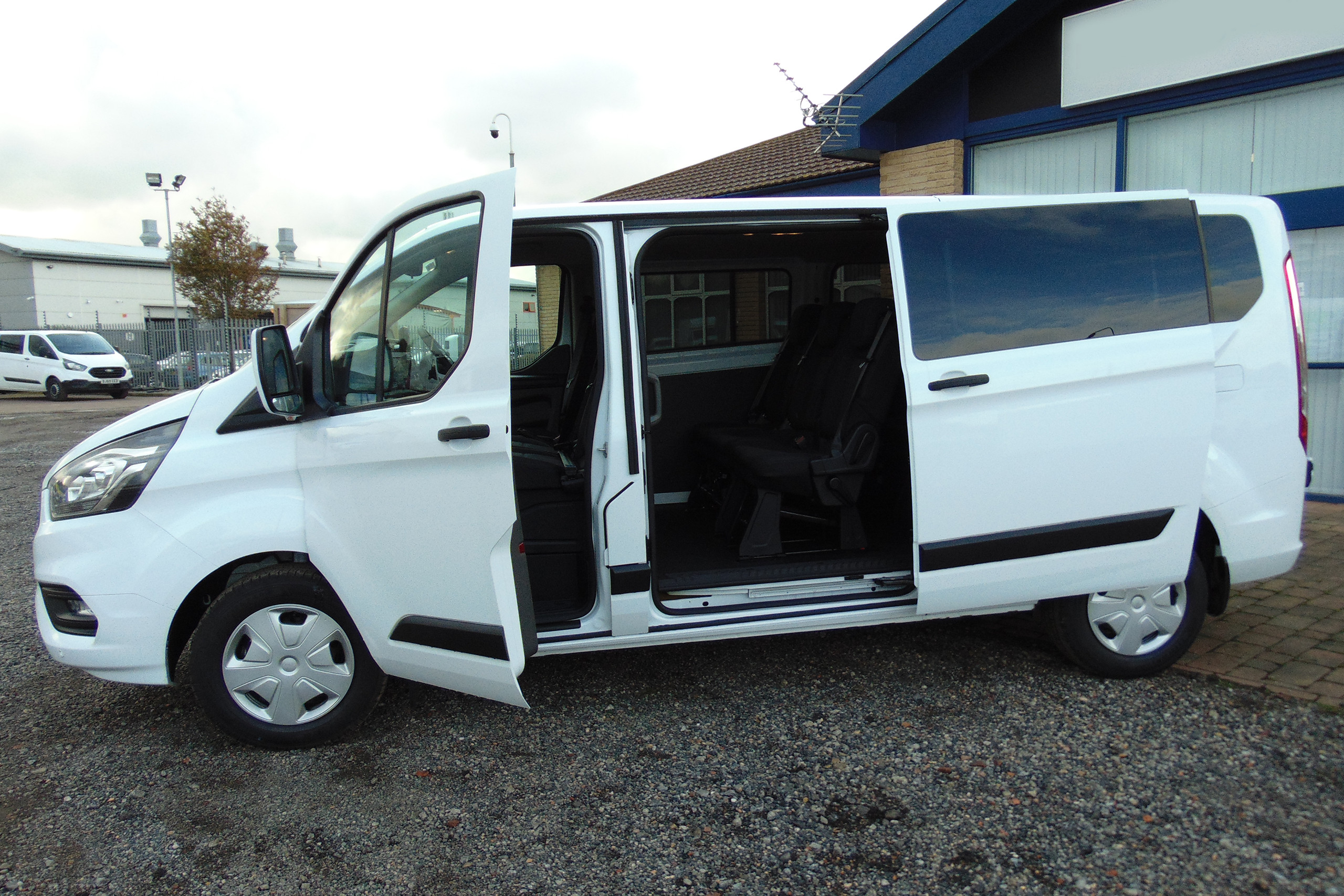 Choose The Right Double Cab Van Lease For Your Crew
